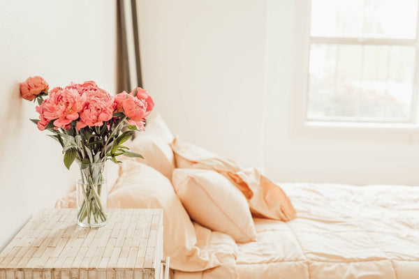5 Essentials A Woman Should Have On Her Nightstand