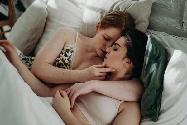 Ultimate List of Lesbian Sex Tips: 6 Tips for Your First Time
